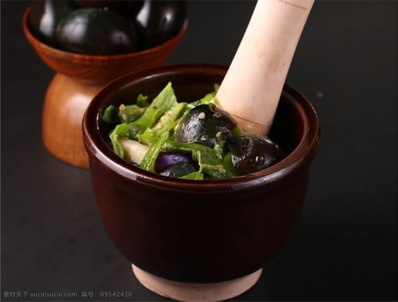 烧椒皮蛋茄子